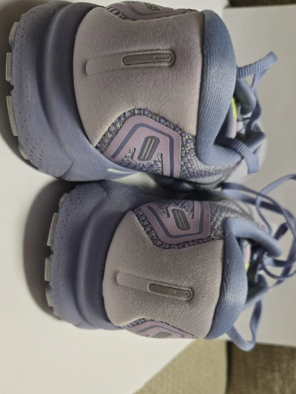 Brooks Ghost 14 Women’s Light Purple and Silver Athletic Running Shoes Size 10